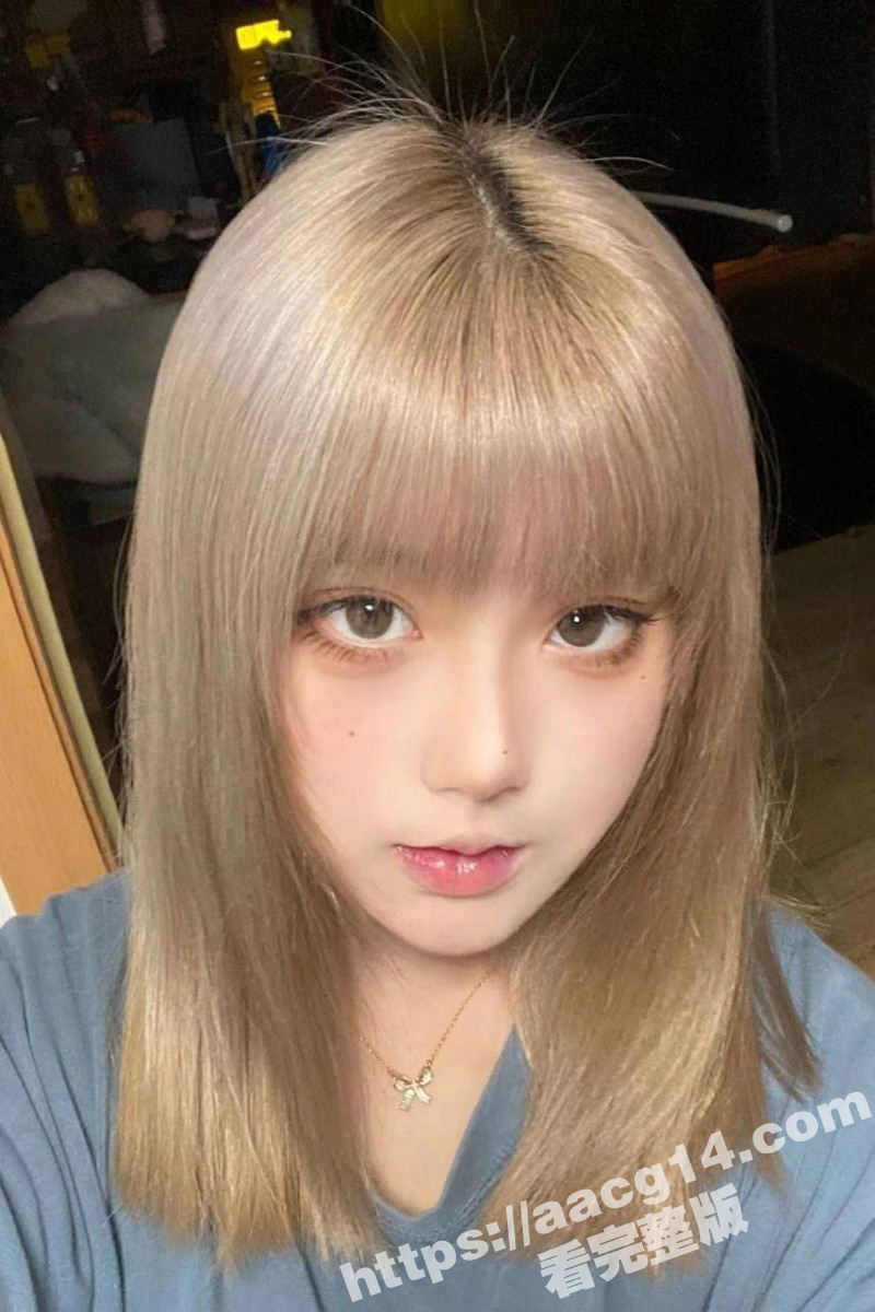 杭州高颜值美女刘彤 给金主录制的全裸自慰私拍流出 翘臀美乳简直让人垂涎欲滴