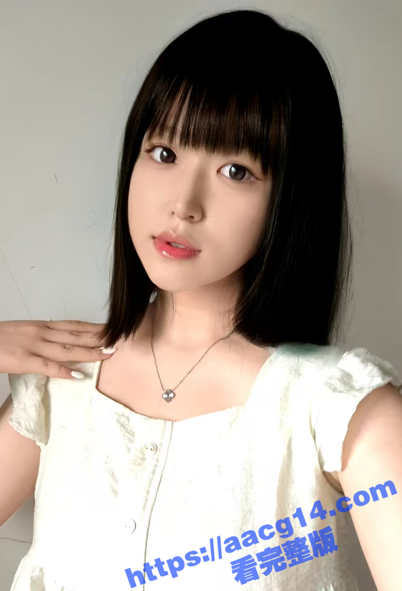 00后清纯校服嫩妹 白虎小穴渴望多个大鸡巴的轮奸 极品反差婊等你狠狠蹂躏