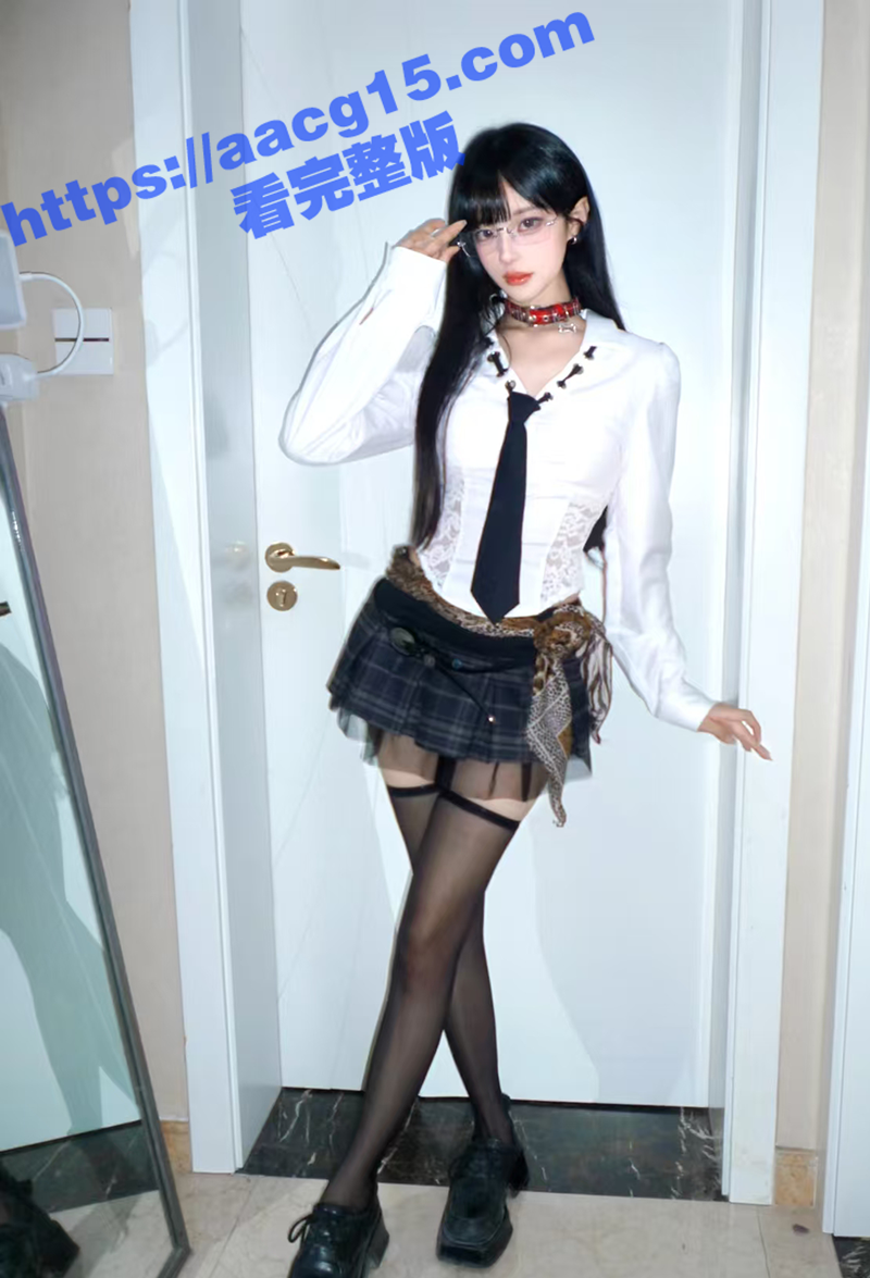 海角社区兄妹乱伦 亲哥的大屌征服肉丝妹妹 蜜穴被干到喷水 操到性起说“以后不让妹夫操 只让我插入”