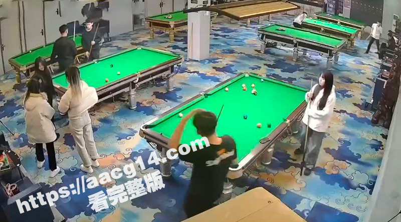 台球厅精神小妹上演激相关图片