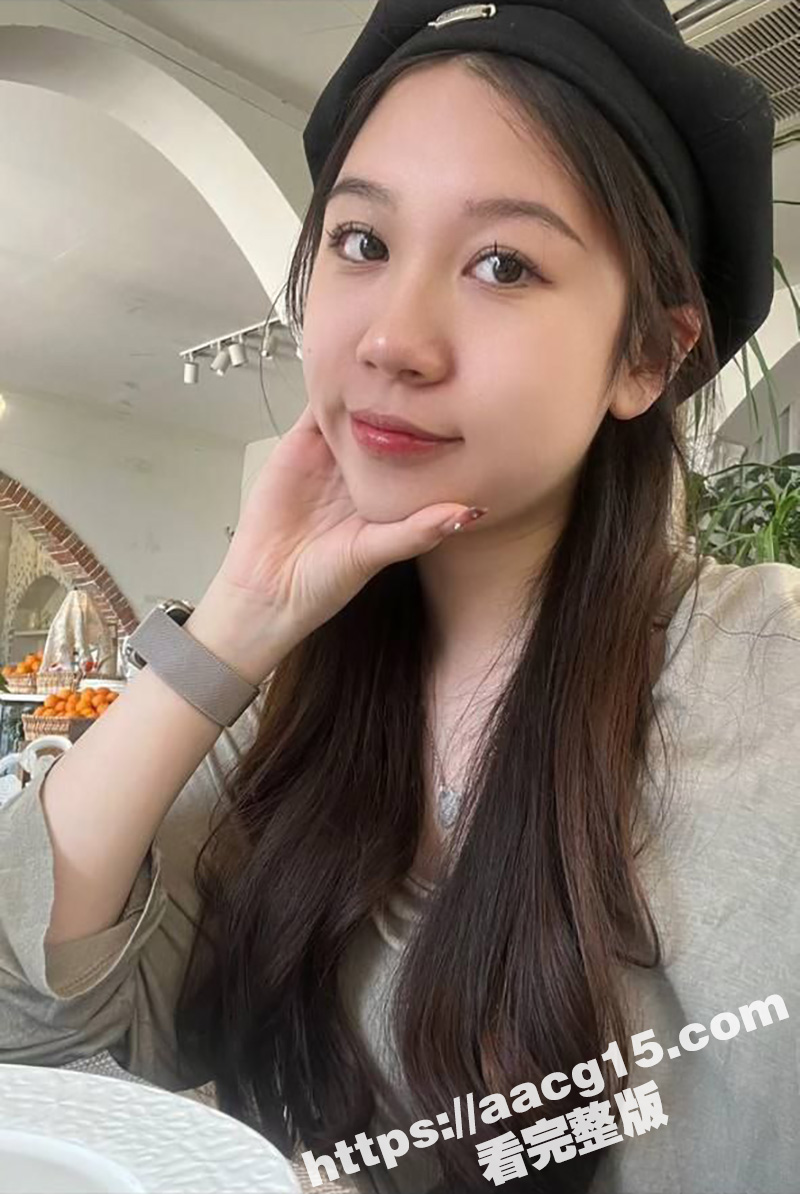 高颜值反差婊母狗 刘洋 颜值可爱身材一流 私下却是个性瘾骚婊 经常拍全裸自慰视频 勾引网友来家里啪啪