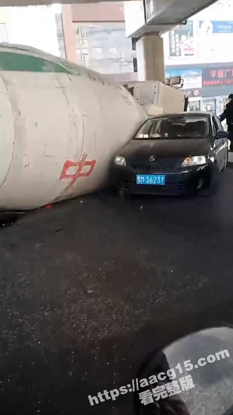 安徽合肥奇瑞轿车惨遭相关图片