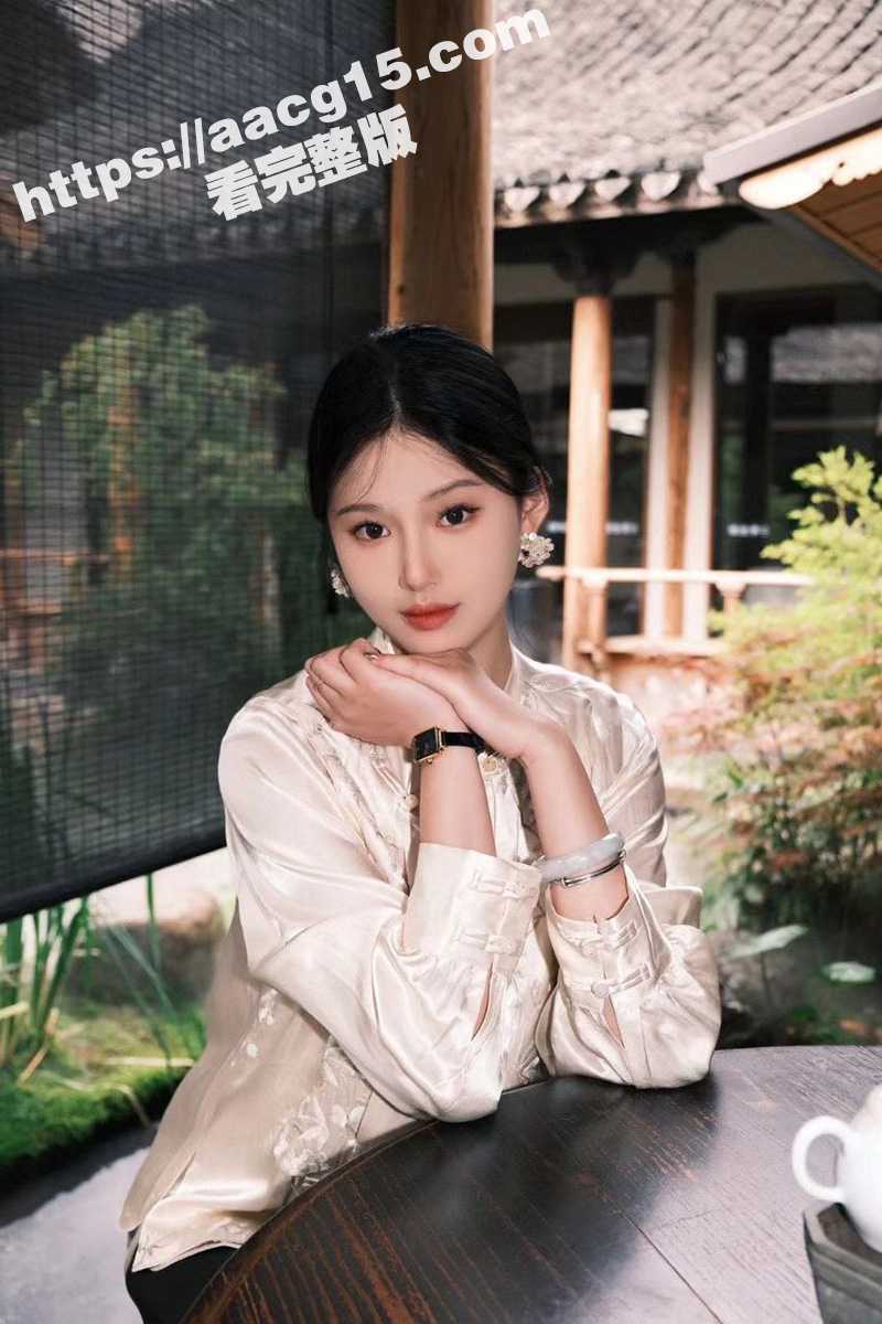 小胖探花极品外围女 2000块酒店约炮 长腿细腰极品身材 皮肤非常白嫩 接吻缠绵各种姿势爆操