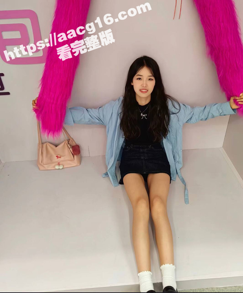 异地恋美腿JK女友 相关图片