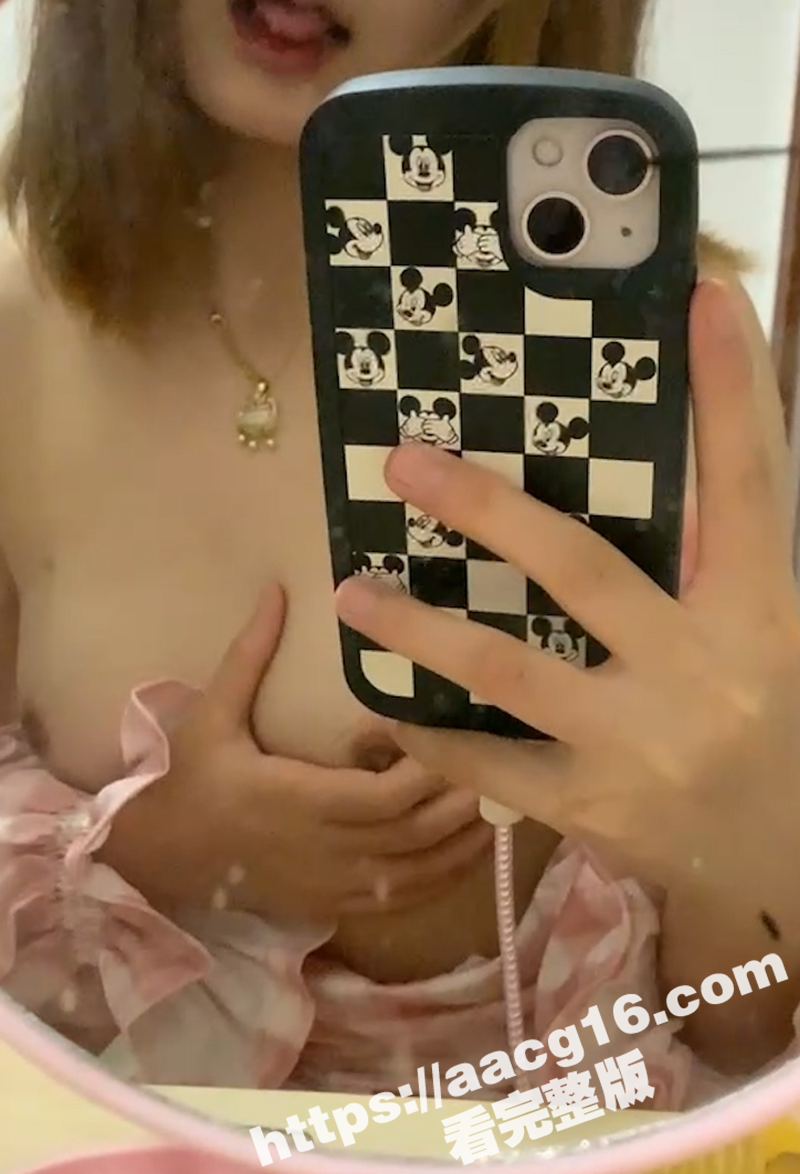 河南周口00后爆乳小相关图片
