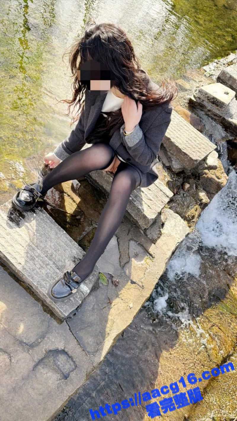 惊险乱伦！海角大神会相关图片