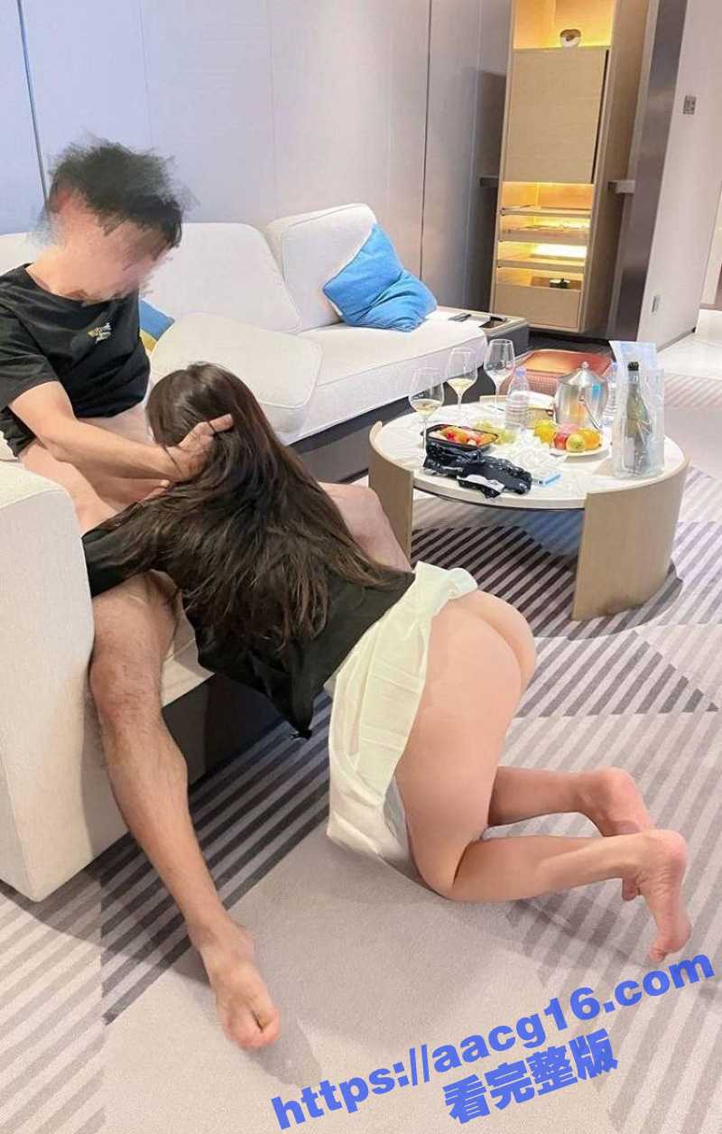 广州绿帽母狗夫妻 推相关图片
