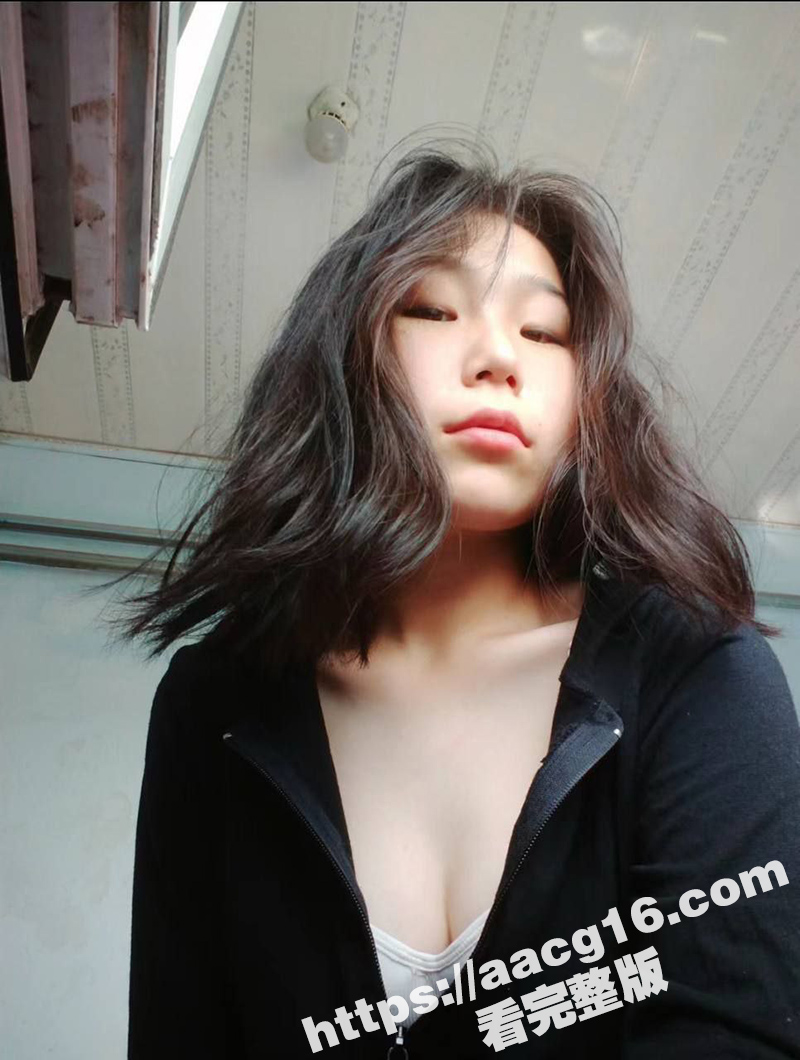 郑州师范学院杨娇滢 大奶翘臀反差学生妹 性瘾极大喜欢自慰 与炮友裸聊抠逼抠到高潮喷水