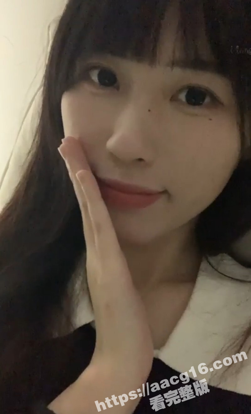 顶级清纯美少女 果果 私人定制福利流出 无暇胴体浓密私处 自摸自扣诱惑满满
