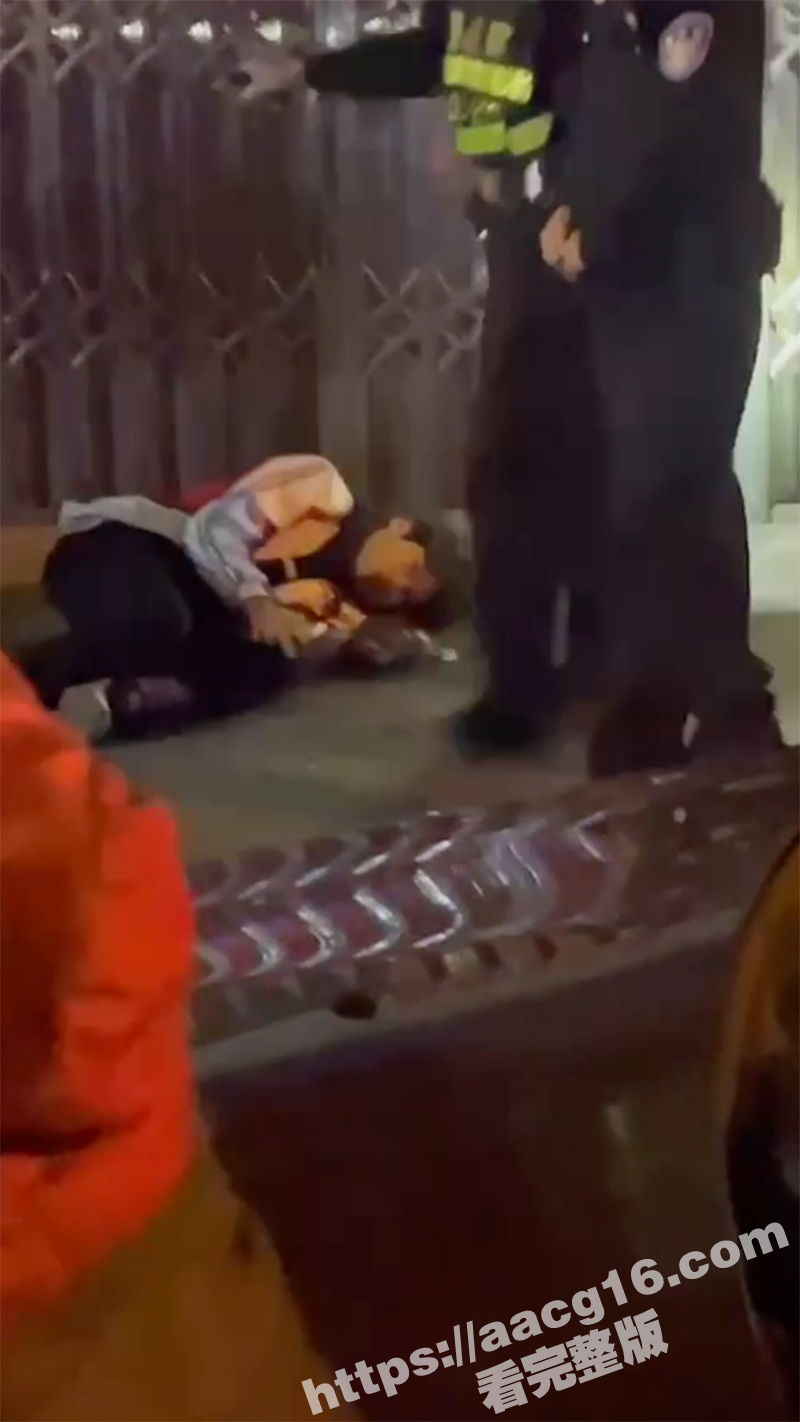 广西柳州鸡婆砍人 一相关图片