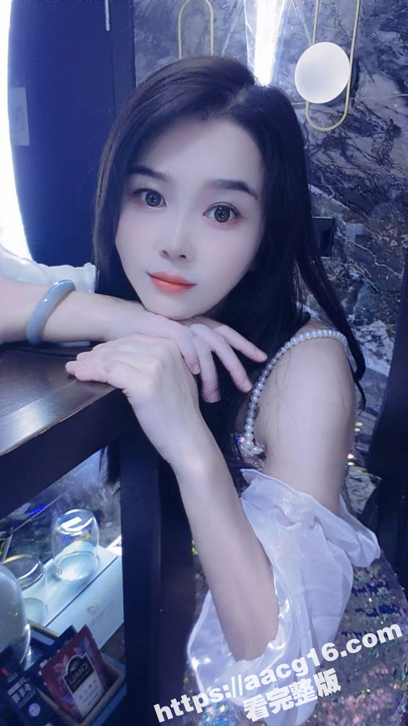 绿帽哥投稿资源 极品反差淫妻女友 被绿帽老公带出去群交 各种约炮抽插 性爱私拍视频流出