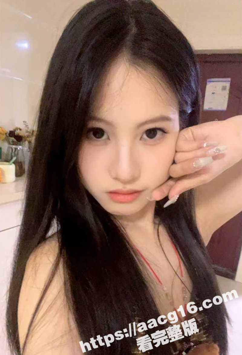 推特性感人妻少妇 小楼 穿着黑丝高跟被炮友各种体位抽插爆操 伴随着荡妇的淫叫 射到她的丝袜玉足上