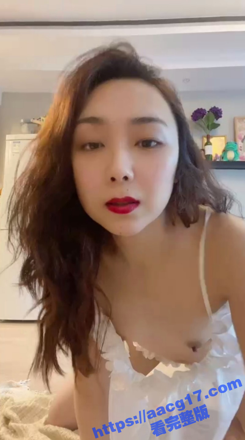 瓜友投稿 宝马车友群撩到极品已婚少妇 妖娆裸舞诱人自慰 胴体丰腴韵味满满