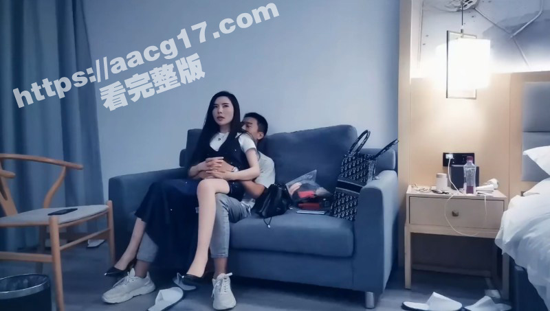 探花9总网嫖高颜值御相关图片