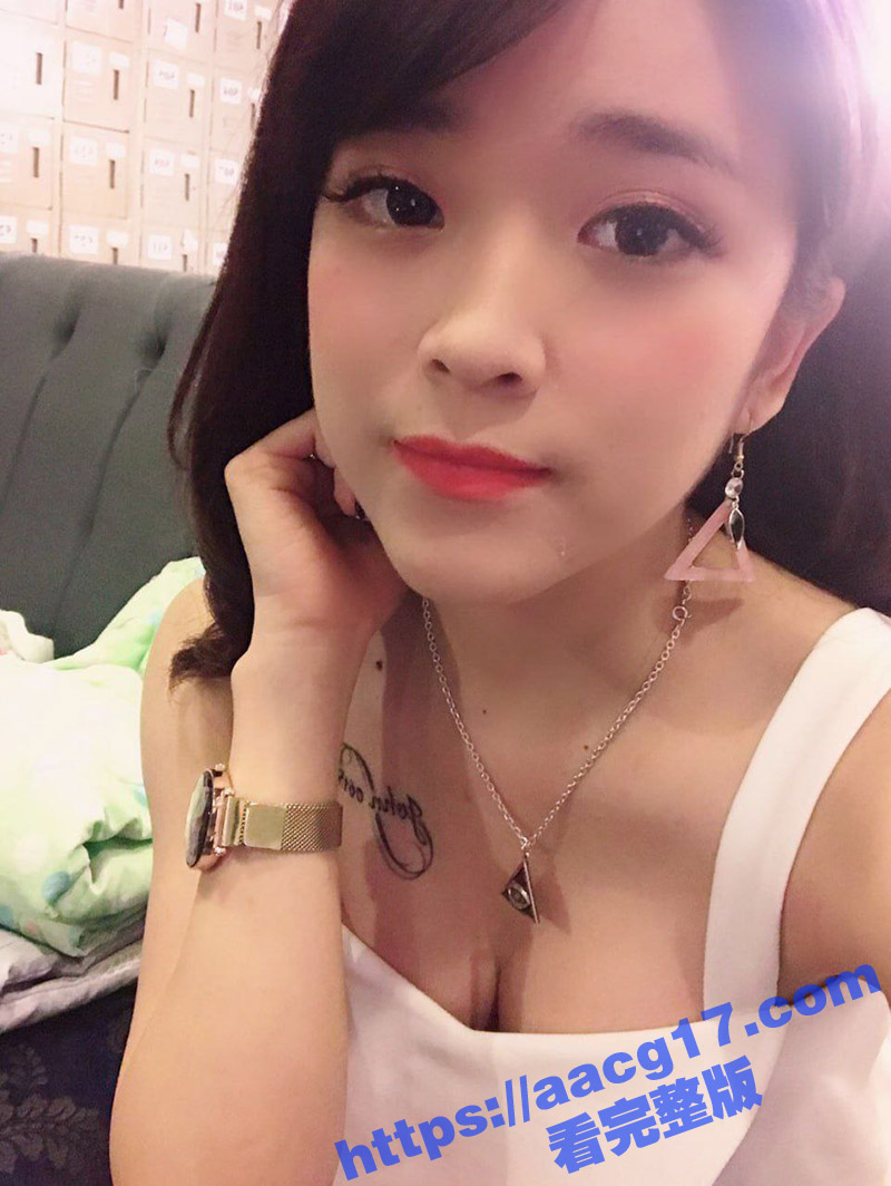 高颜值白虎反差婊 巨乳嫩穴长腿小美人 表面御姐私下性瘾母狗 变着花样啪啪 叫声淫荡至极