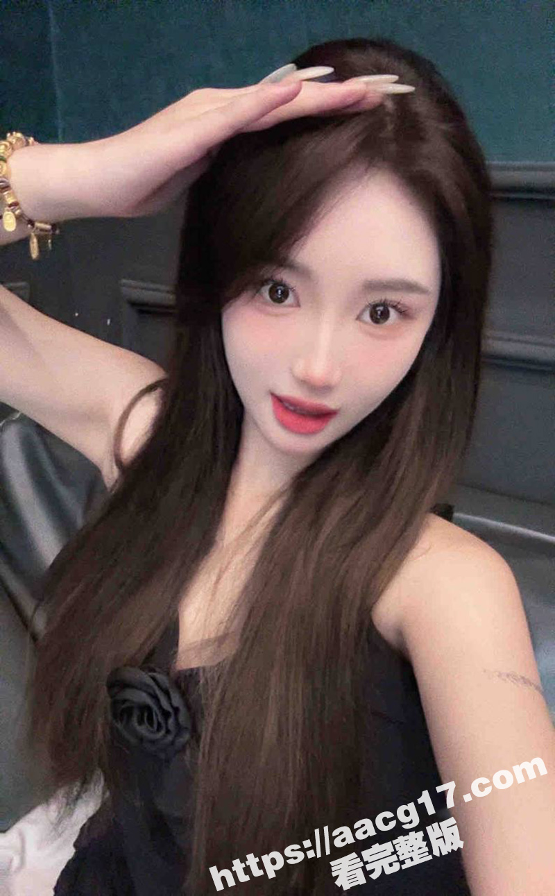 绝美身材校花女神 模特身材腿长逆天 腰臀比超完美 白嫩巨乳无毛嫩穴 楼道露出自慰 超诱人