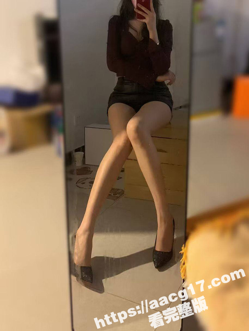 高颜值长腿邻家小妹 相关图片