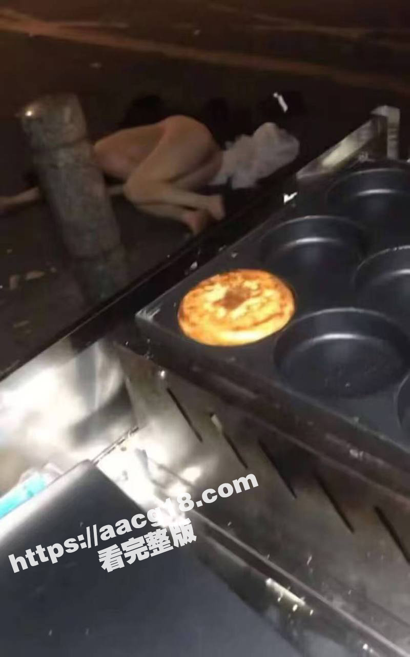 广州街头惊现全裸女子相关图片