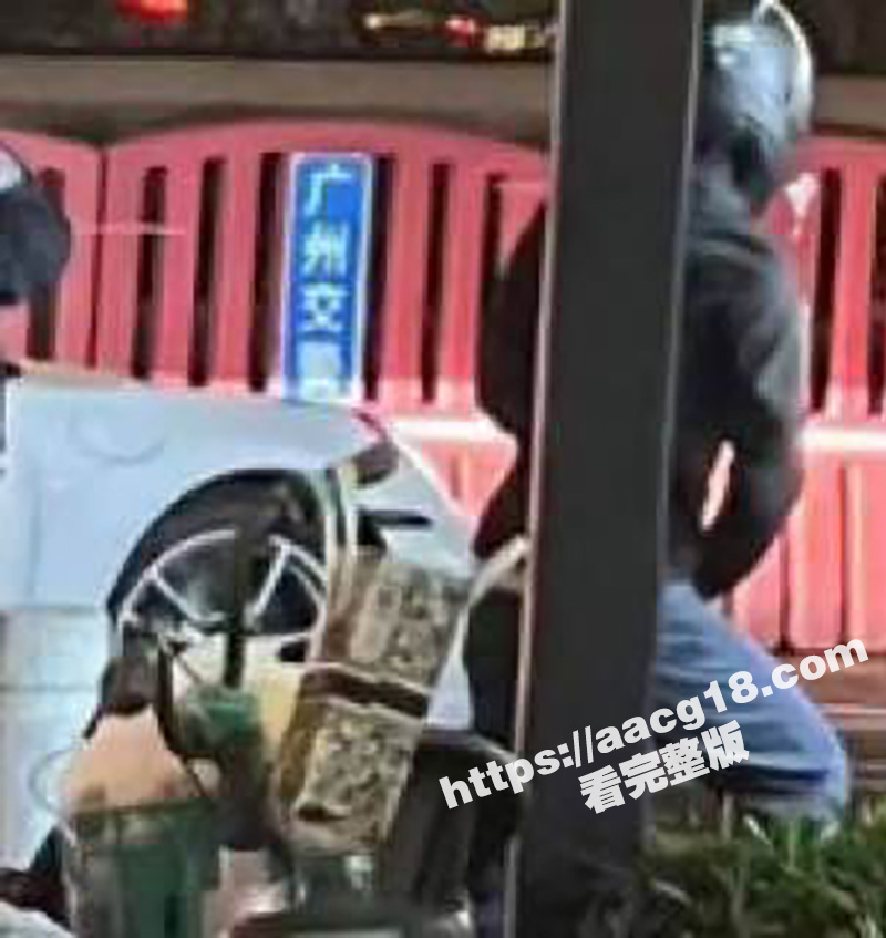广州街头惊现全裸女子相关图片