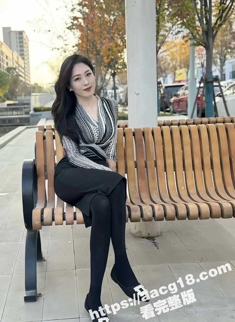 海角妈妈的丰乳肥臀新相关图片