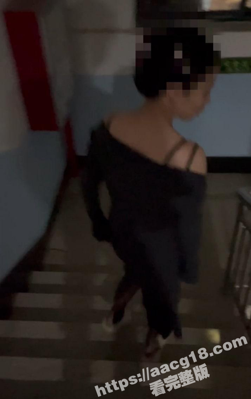 海角妈妈的丰乳肥臀新相关图片