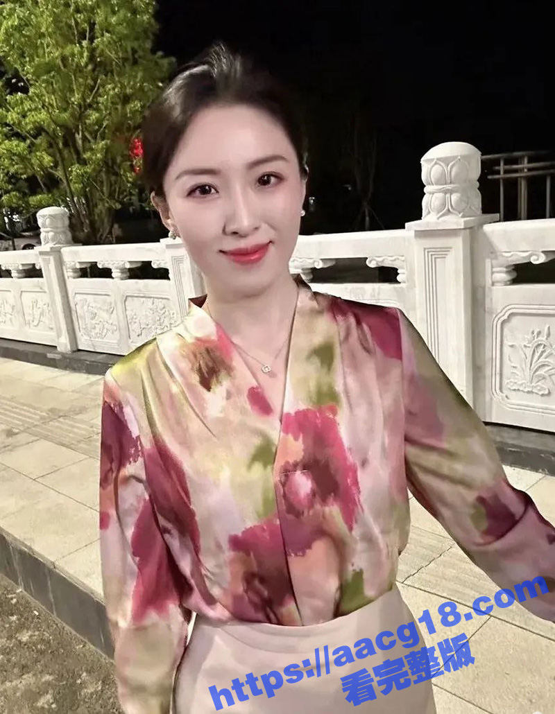 乱伦大神偶遇老妈自慰相关图片