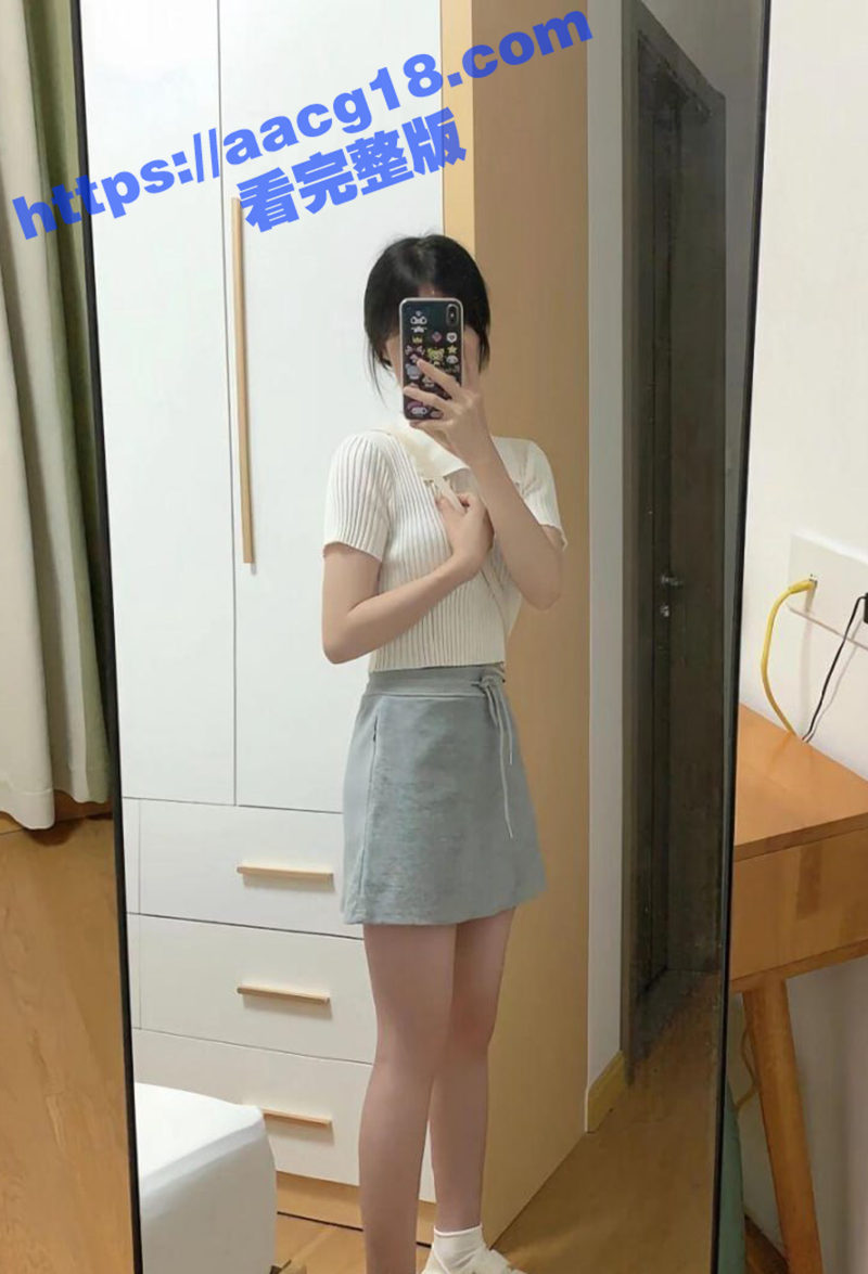 听话的女儿为父亲献上相关图片
