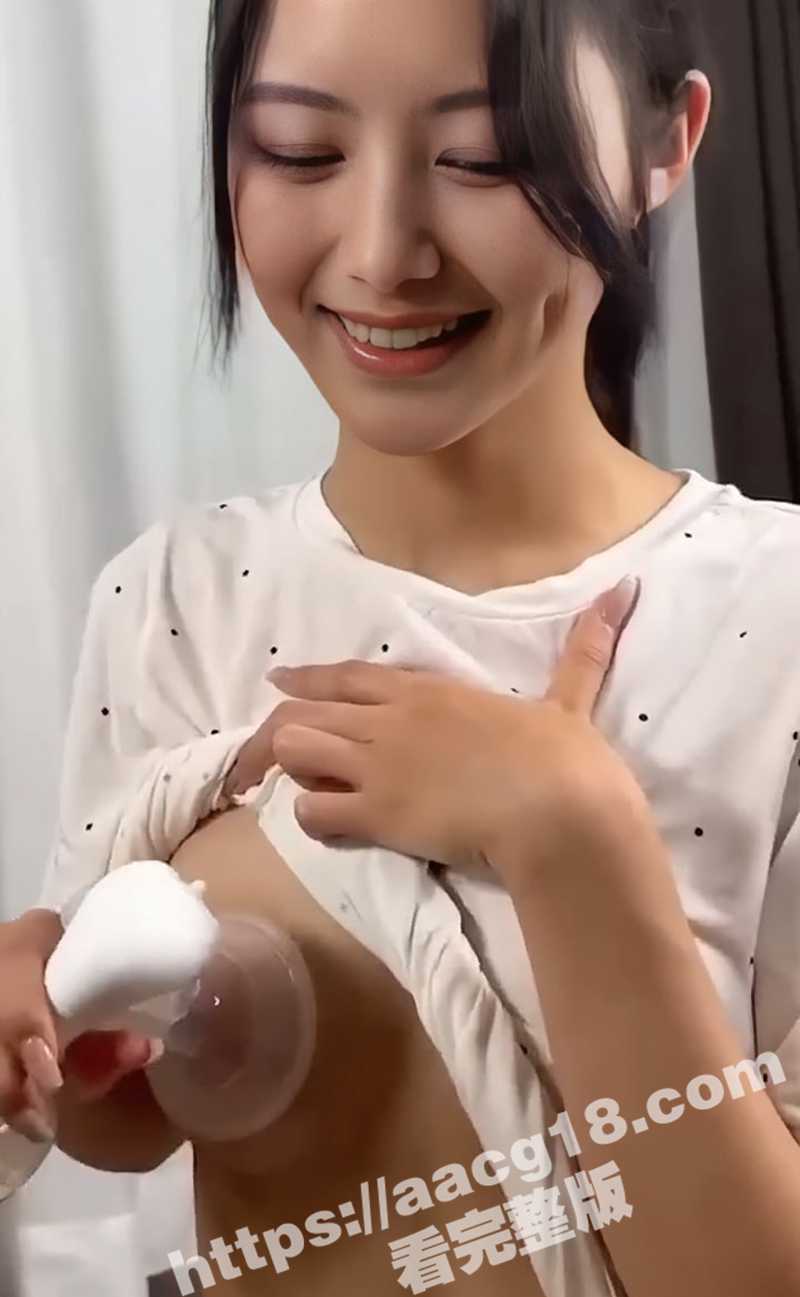 高颜值巨乳美女挤奶视频意外泄密 清纯少女变身性感奶牛疯狂挤奶露出 童颜巨乳令人叹为观止