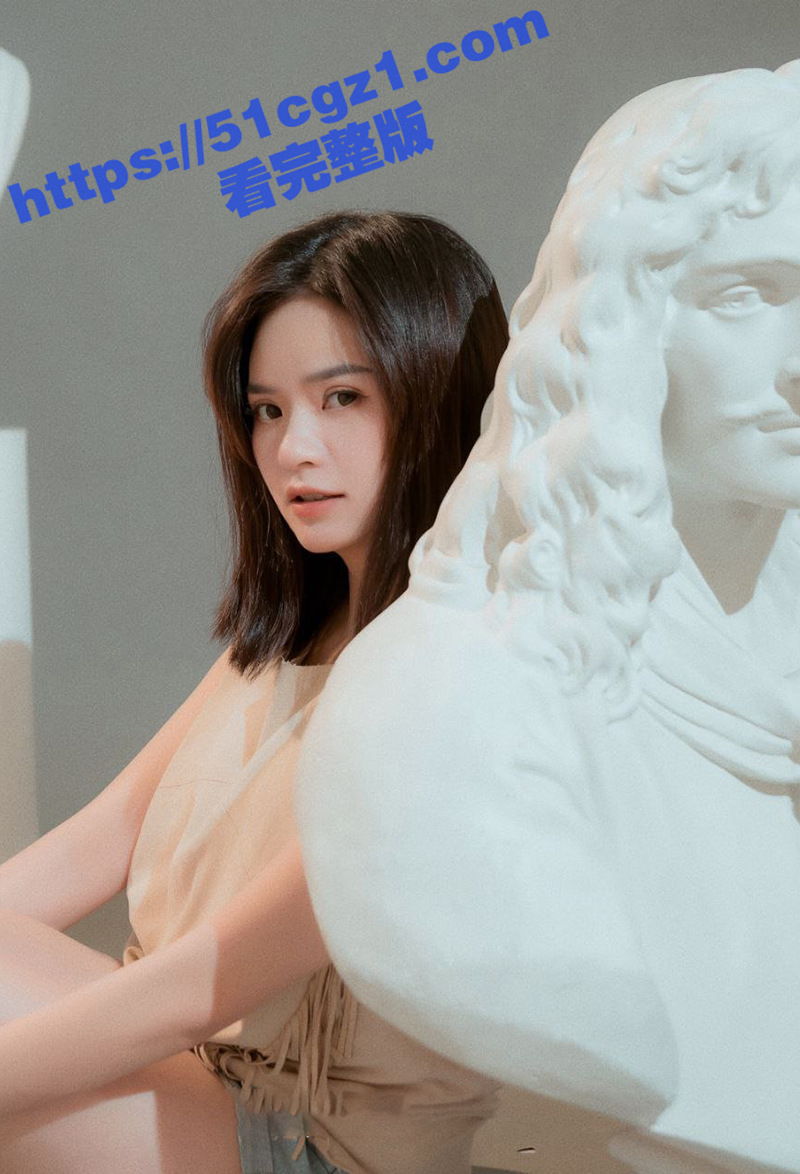 重庆淫荡人妻 刘霞 反差婊欲求不满与群内好友裸聊并在酒店里偷情被炮友大屌无套操弄