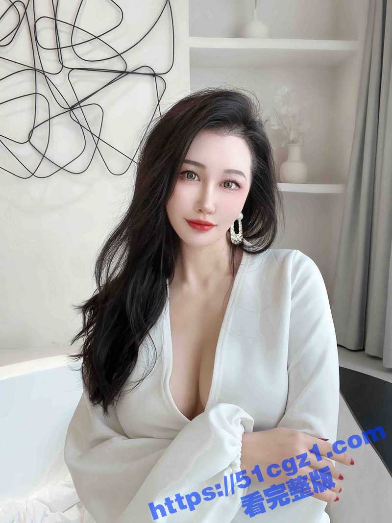巨乳骚货主播NPXVIP 顶级身材尤物女神 黑蕾丝情趣内衣 大秀嫩鲍铁链肛塞 最新福利流出