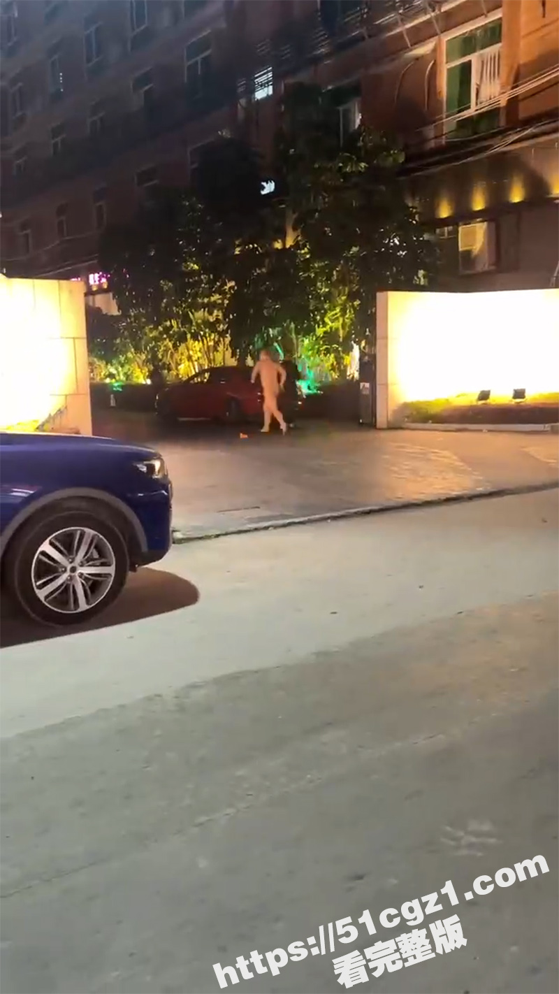 广东揭阳惊现裸男裸奔相关图片