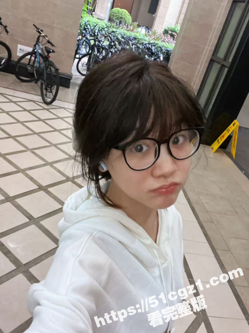 邻里偷情实录 麻将桌上认识的少妇 倒挂金钩69互口 强行无套内射骚穴