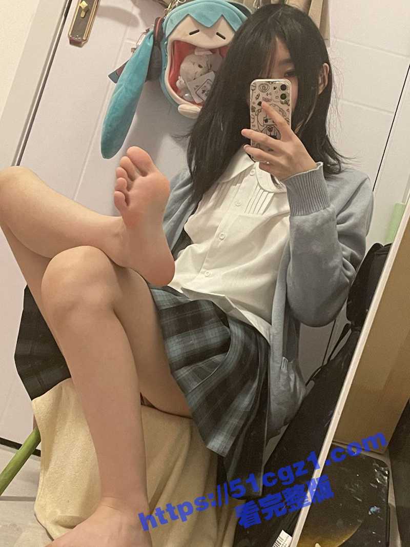 大学生白嫩玉足精油挑相关图片