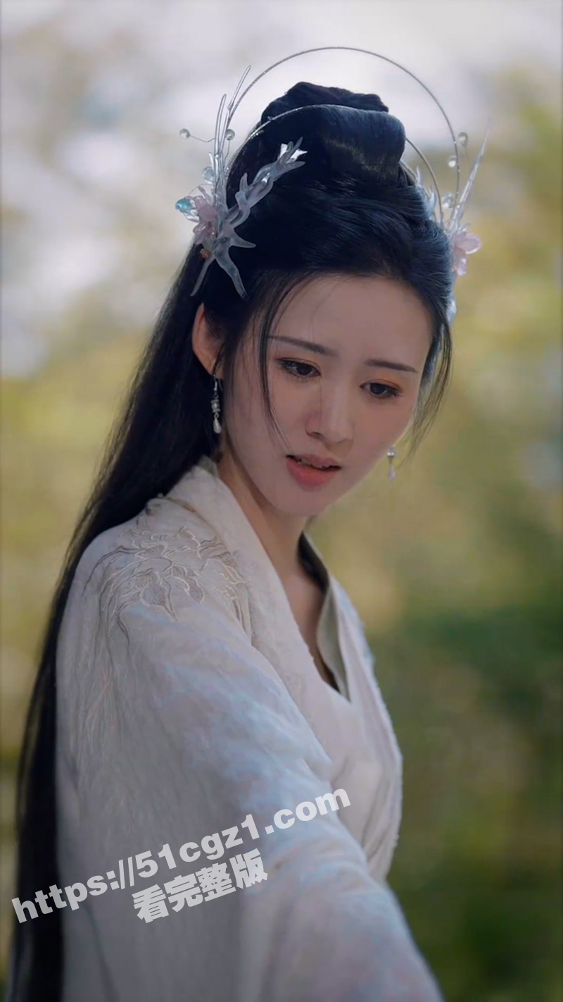 修仙短剧《武极天尊》陈无极被废了丹田居然也能使混沌钟九响 废物逆袭之路开启！