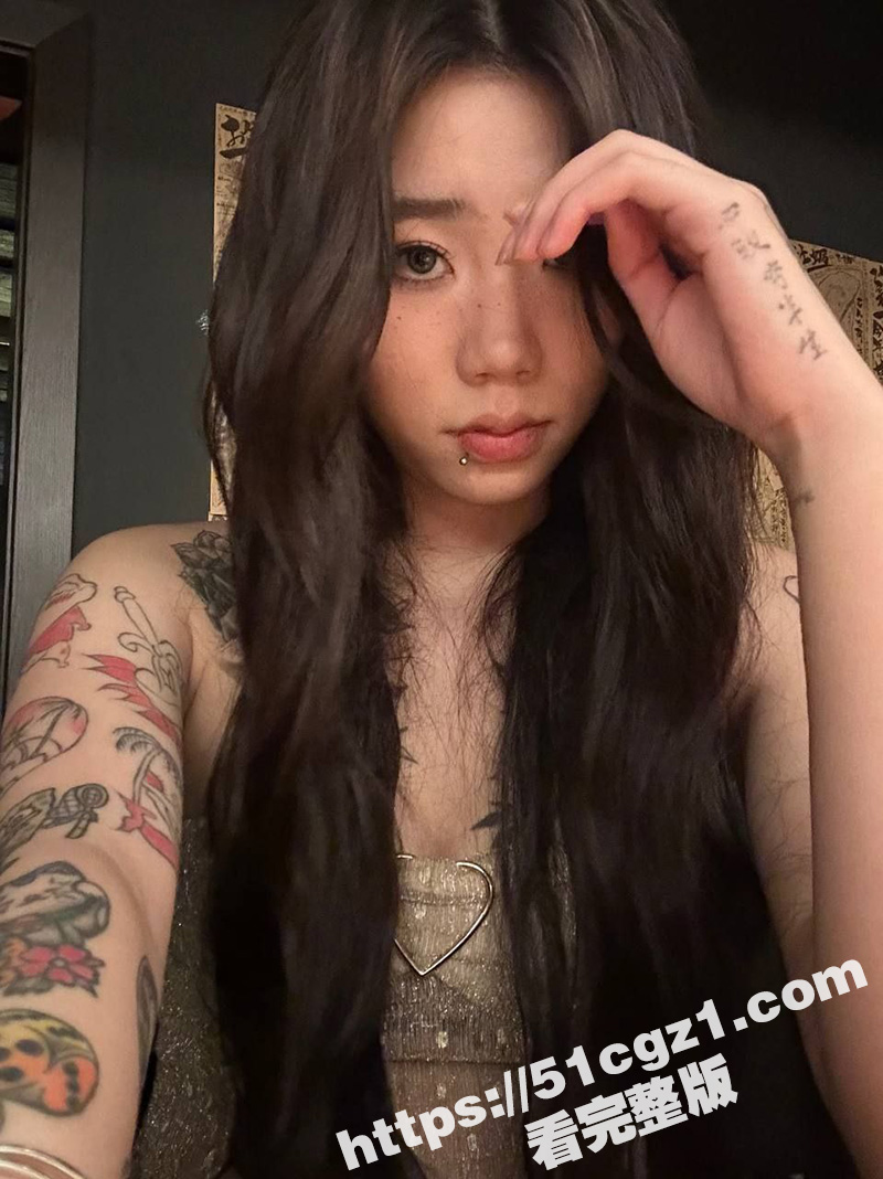 约炮长腿性感纹身妹 细腰翘臀大长腿 身材超极品精神小妹 激情口交后入抽插