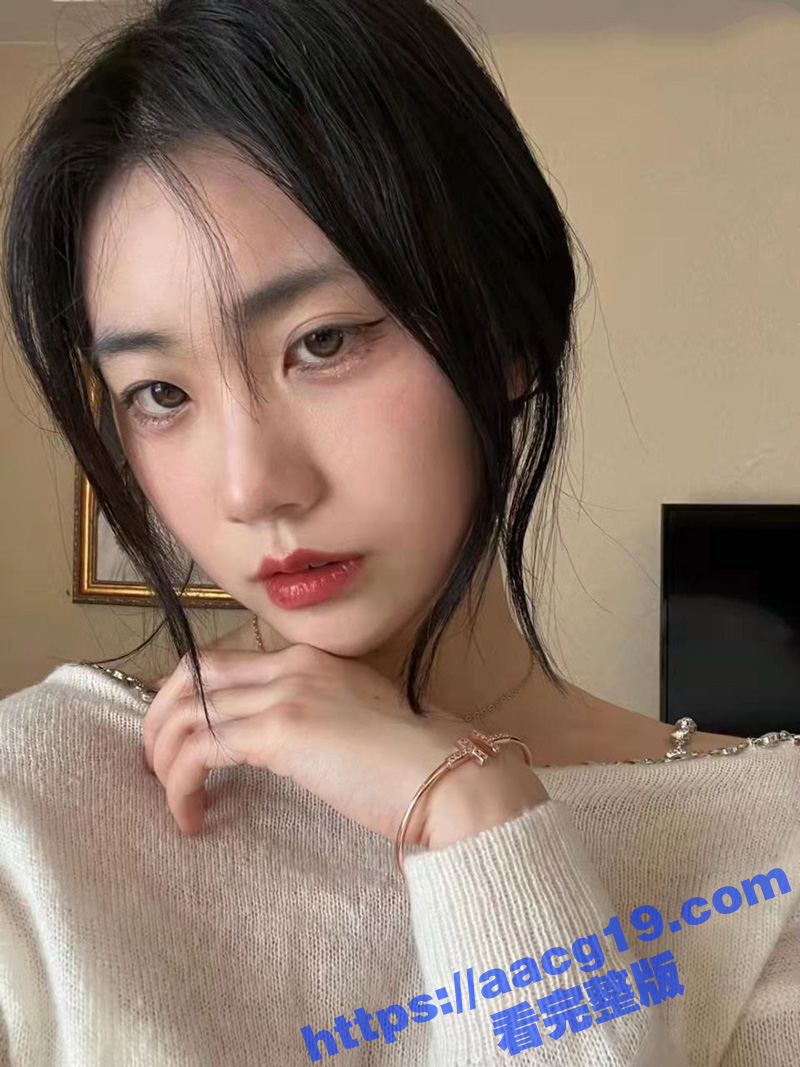 刚毕业不久极品少女 反差健身学生妹 骚母狗身材超赞 口交自慰勾引金主 粉嫩小穴诱人至极