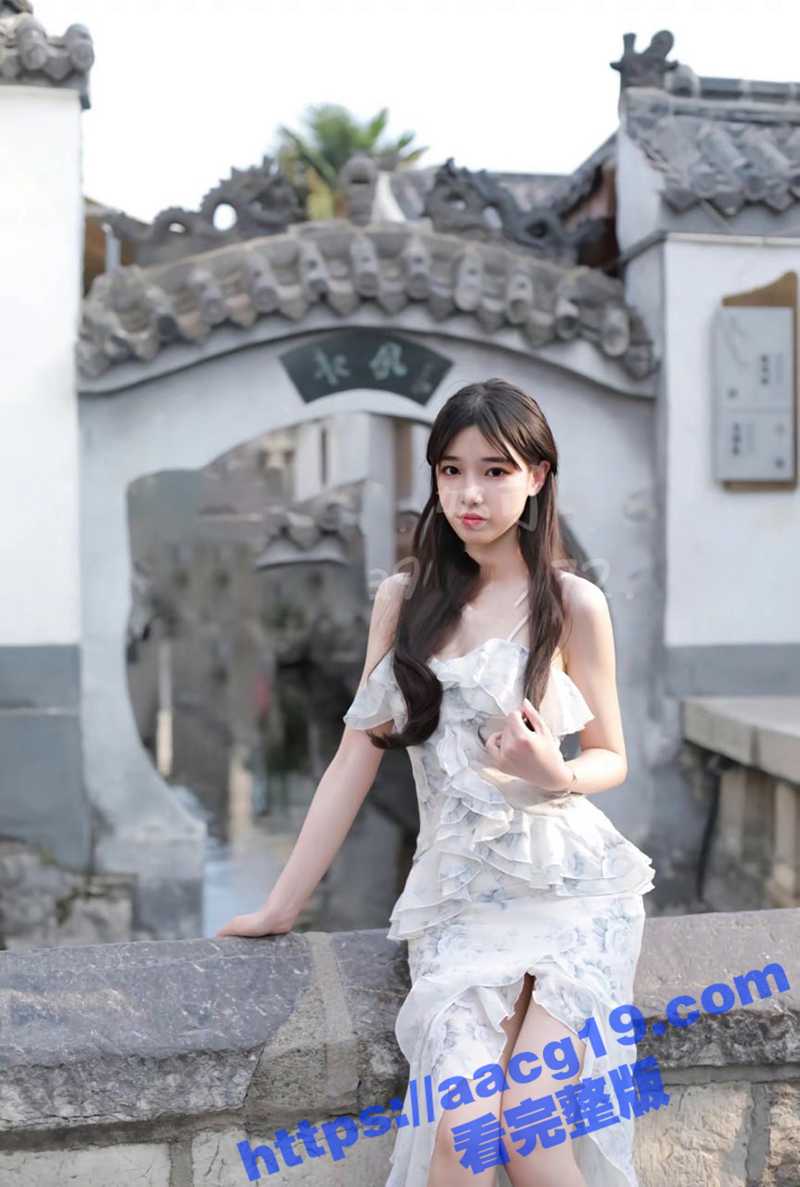 高颜值女大学生 牛奶相关图片