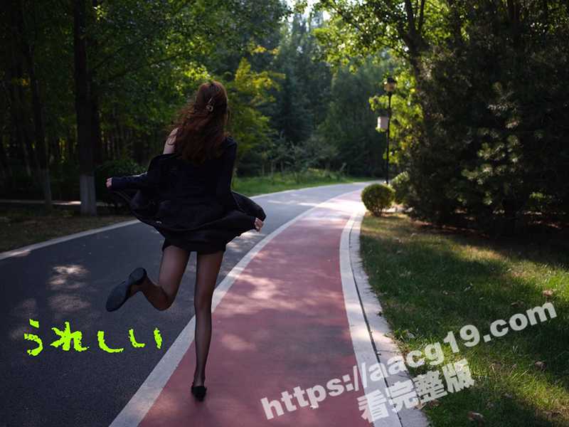 千呼万唤的喷射女王S相关图片