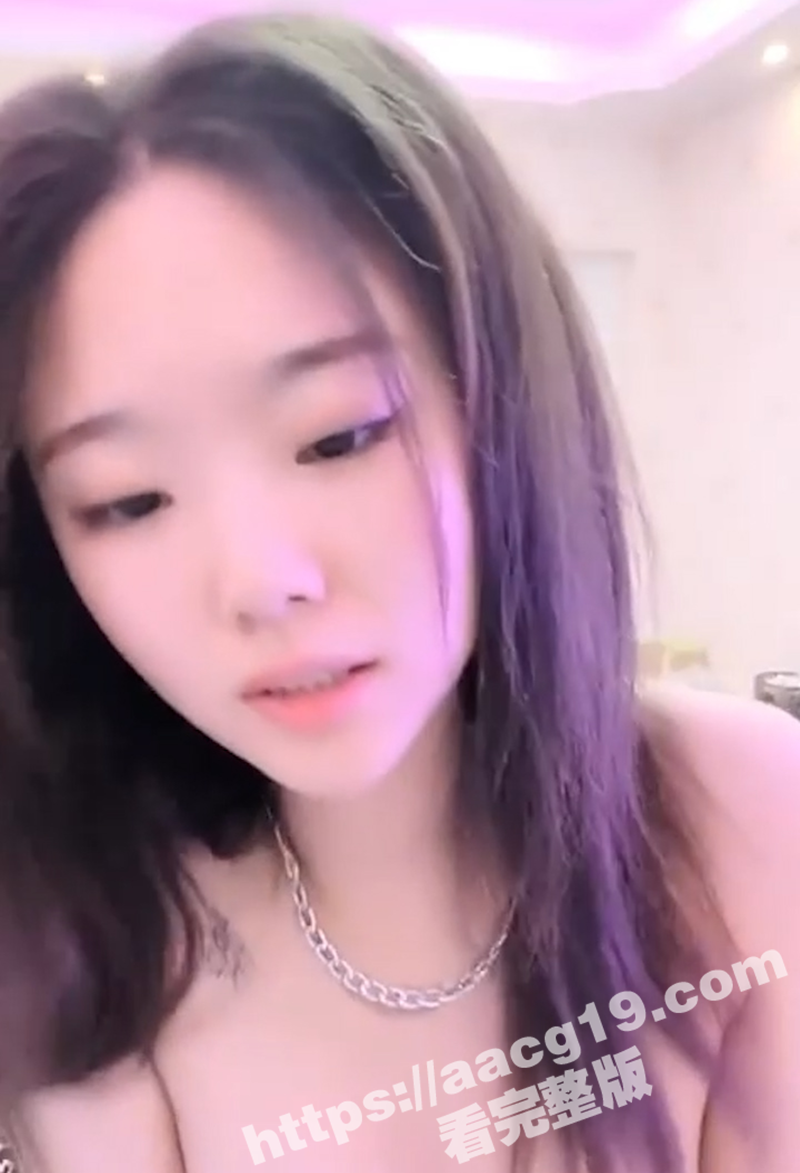 哈尔滨师范大学校花 金玉婷 反差母狗被男友骑在身下肉棒猛插小嘴 穿情趣内衣后入狂操骚穴