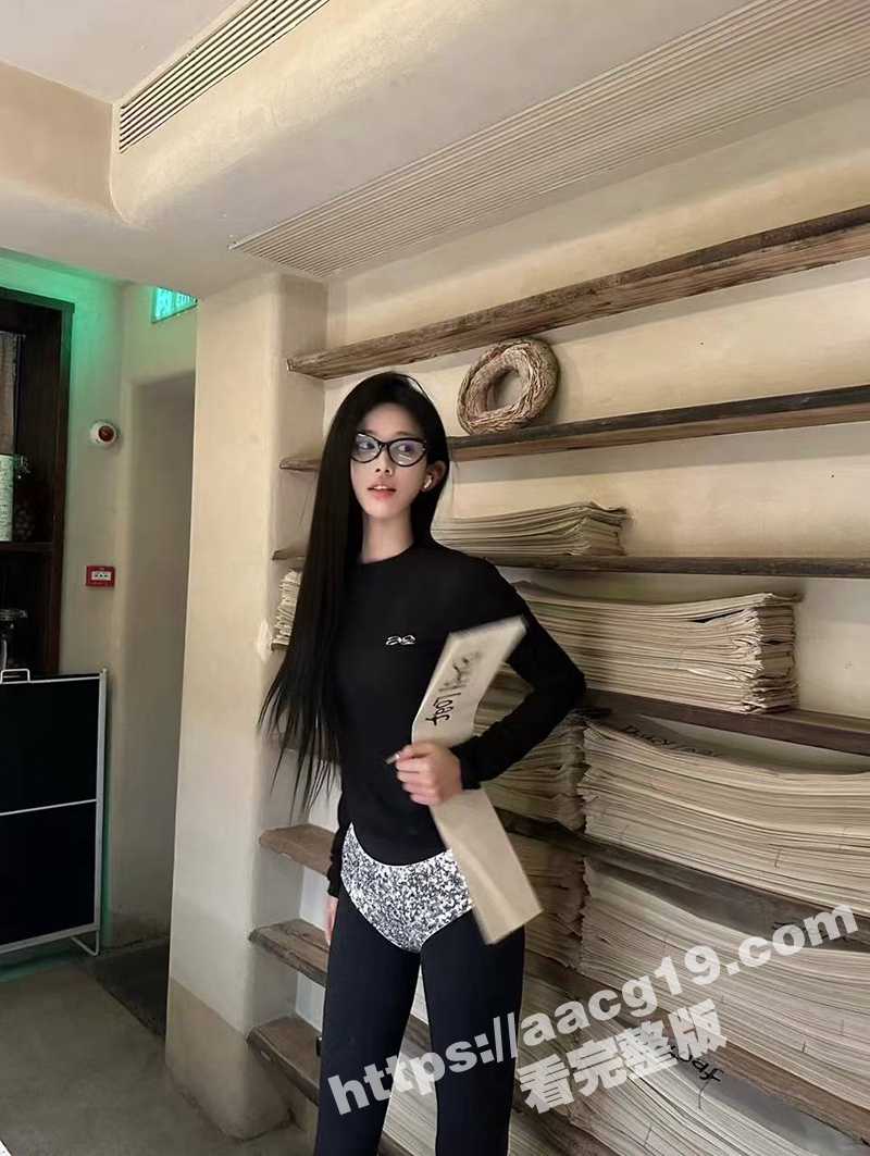 抖音女神 贾滢玲 露脸大尺度骚照流出 170大长腿母狗妥妥的人肉炮架子 1v1裸聊自慰视频也随之曝光