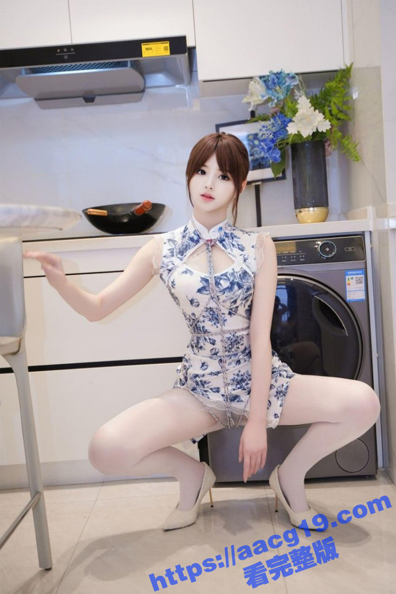 秀人网顶级御姐模特梦灵儿 大尺度露点私拍 旗袍白丝美腿嫩乳 蜜臀蜂腰令人心动