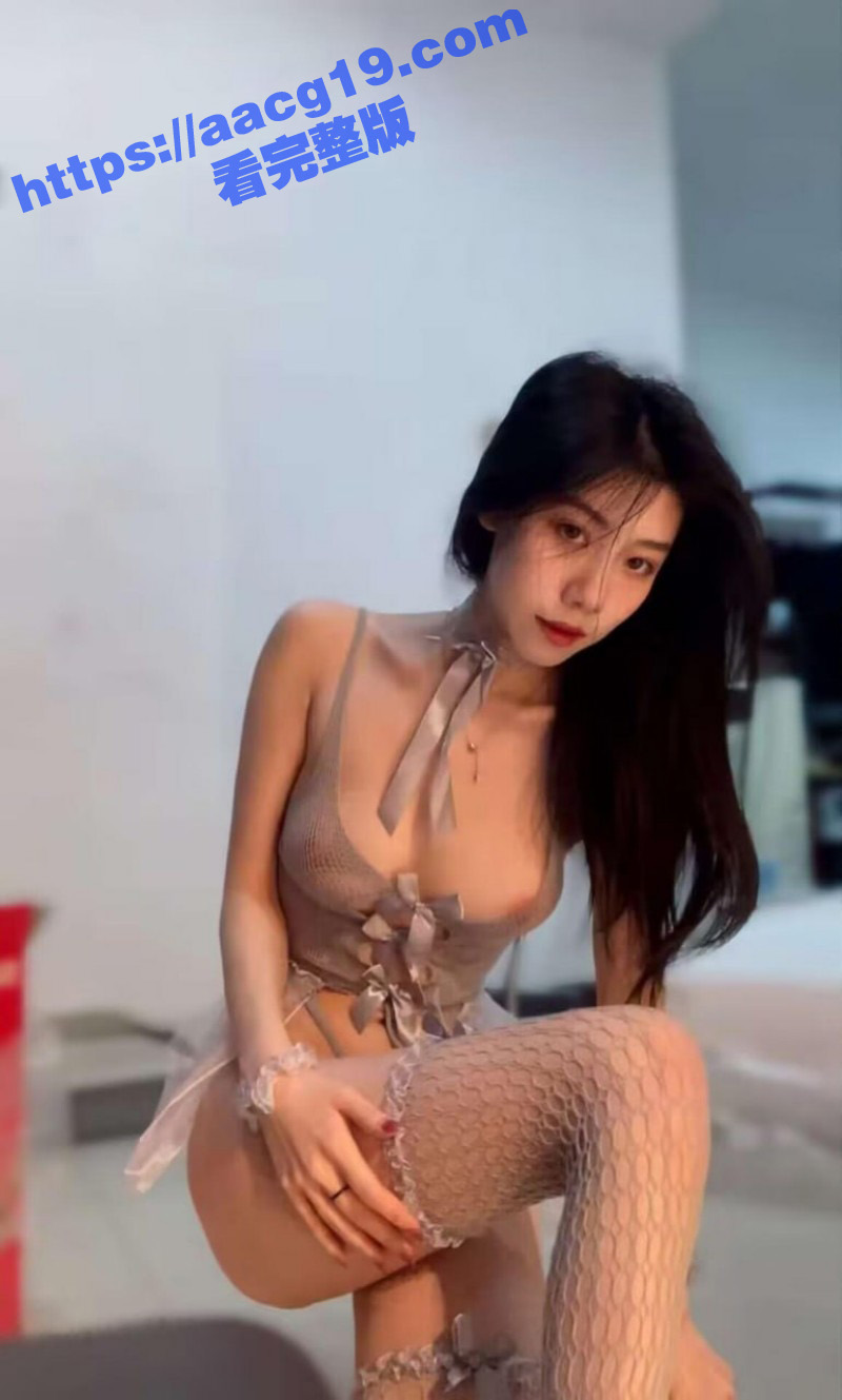 学院派女神李思雨 与金主性爱视频流出 圆润翘臀遭后入狂操 69互舔反差感十足