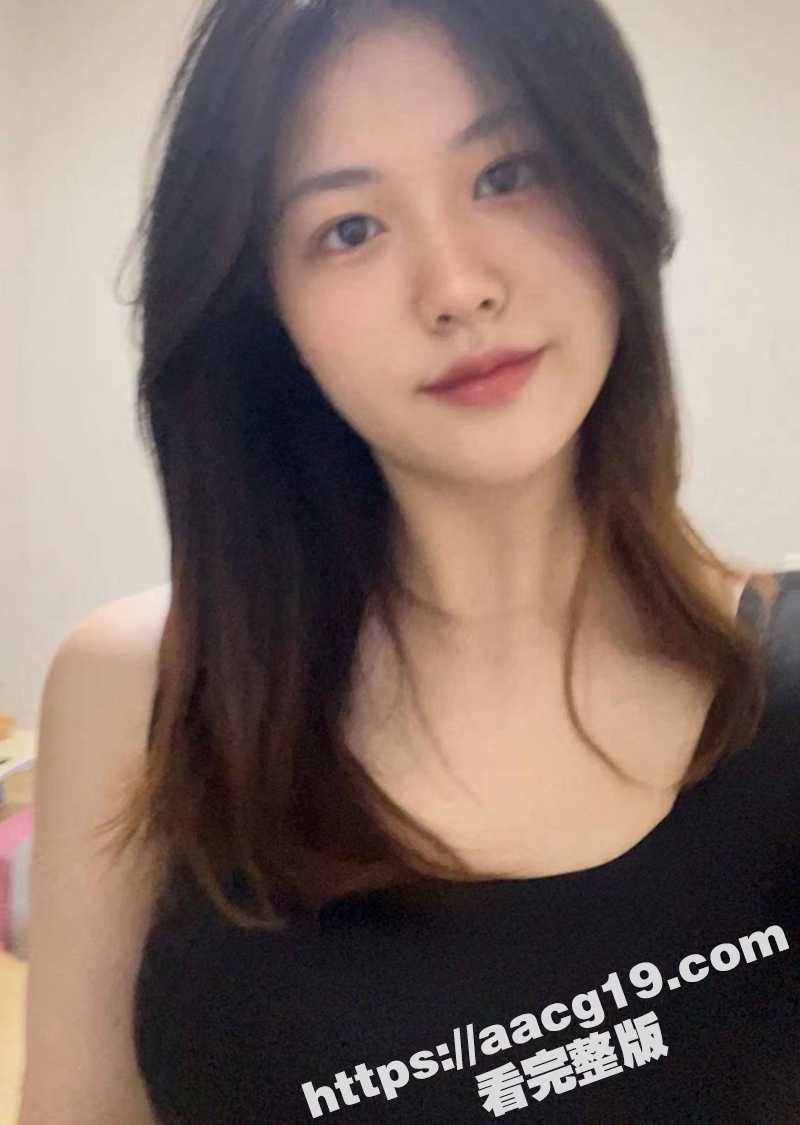 四川广安王筱雅 刚结婚的肥臀人妻 被绿帽老公实名曝光 自己老婆让给兄弟玩 这大屁股后入太过瘾了