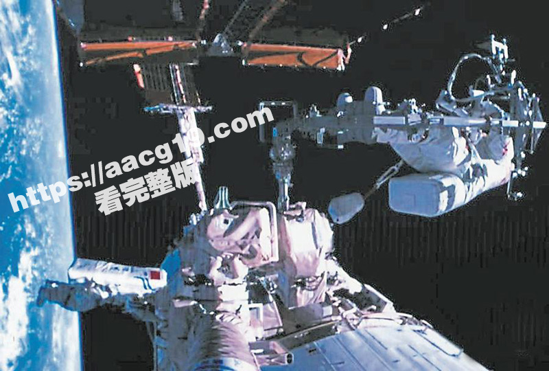 神舟十九号太空人首出相关图片