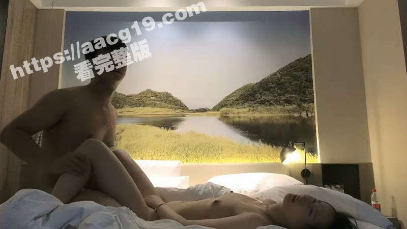 探花大神小宝大展神威 怒操神似刘亦菲的极品外围 全方位打桩叫声极度淫荡