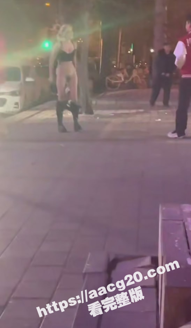 社会小妹街头吵架一言相关图片