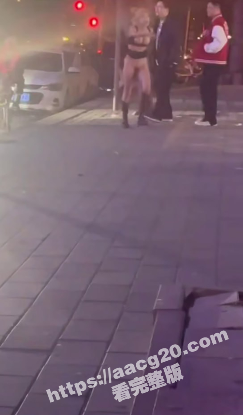 社会小妹街头吵架一言相关图片
