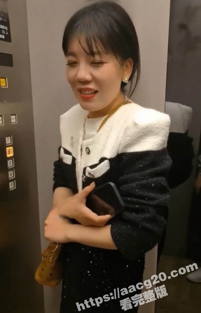 奇骚无比的已婚少妇母相关图片