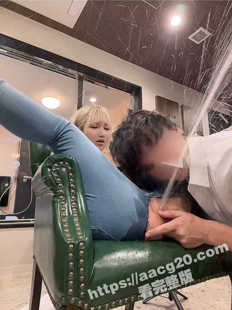 日本推特最淫荡少妇群P啪啪视频大合集 高颜值骚逼四处干炮只要有屌就上 次次都被干到高潮尿失禁