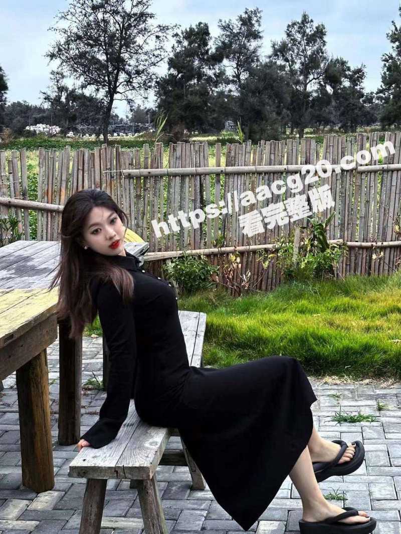 高颜值御姐 张钰涵 为追求刺激 叫上前任现任一起3P 床上极度淫骚 反差感十足